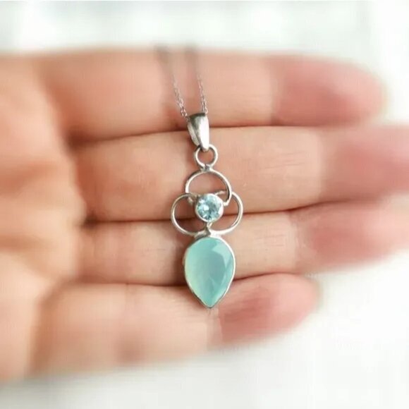 Nwt Blue topaz chalcedony Trinity pendant necklace - Picture 5 of 6